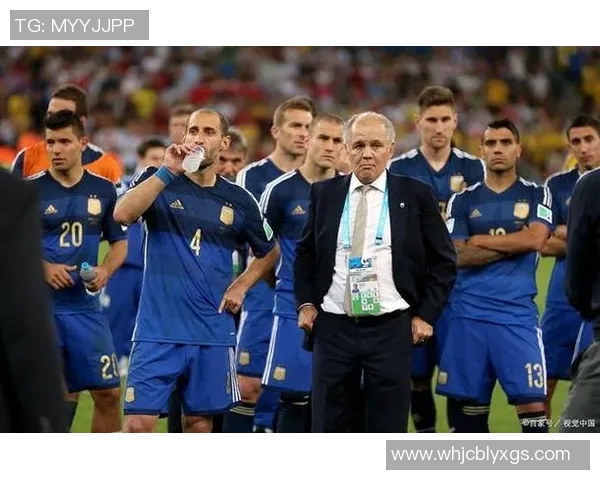 意大利足球明星从昔日辉煌到今日挑战的全面对比分析 意大利足球明星从昔日辉煌到今日挑战的全面对比分析